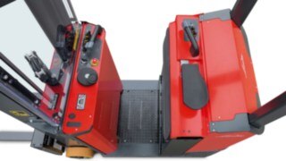 Dual-command control from Linde Material Handling The dual-command control from Linde Material Handling makes reversing easier.