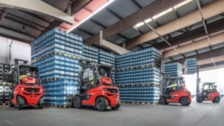 H35 – H50 stacking goods in the warehouse