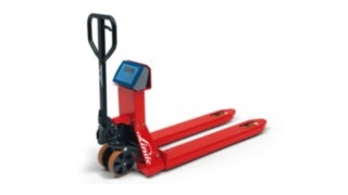 With the M25 Scale+ hand pallet truck from Linde Material Handling, you can combine weighing and transport tasks into one easy step. The M25 Scale+ hand pallet truck from Linde Material Handling with integrated weighing scales