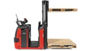 The N20 C D double-deck order picker from Linde Material Handling with two fork levels