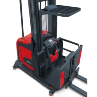 Detailed image of the driver's workplace in the Linde V Modular high-lift order picker.