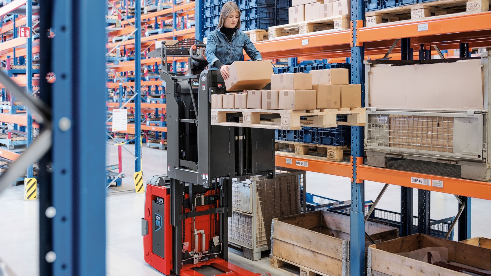 Order pickers from Linde Material Handling