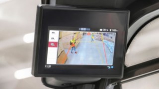 The display of the Linde Reverse Assist Camera from Linde MH shows the area behind the vehicle.