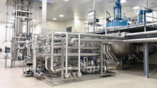 Explosion-proof trucks from Linde are ideally suited for use in hazardous zones in chemicals and the pharmaceutical industry. Chemicals environment for explosion-proof trucks