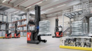 Automated R-MATIC reach truck from Linde Material Handling in the warehouse