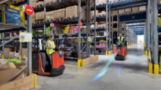 The Linde BlueSpot™ route warning system makes forklifts silently visible.