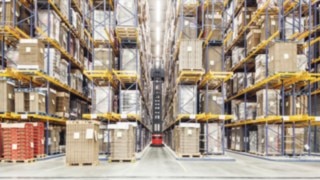 The K combination truck from Linde Material Handling order picking with warehouse navigation in the high rack warehouse
