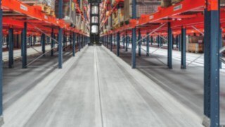 VNA-order_picking-retail-4270_181 VNA-order_picking-retail-4270_181
