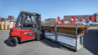 The X35 electric forklift from Linde Material Handling in operation.