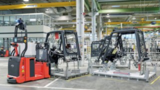 Automated forklift L-Matic from Linde in use in the manufacture of vehicles