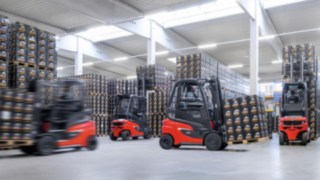 Linde Material Handling counterbalanced forklift truck in use in the beverage industry