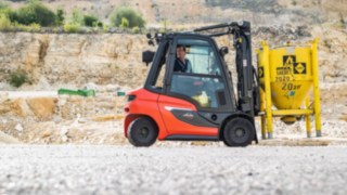 Linde Material Handling diesel forklifts in use