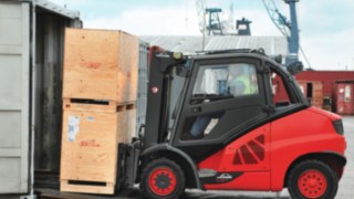 Linde forklift container capability