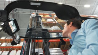 Linde reach truck with glass roof 