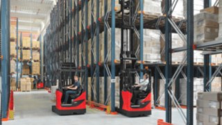 Linde R14 - R17 X reach trucks in high rack warehouses