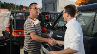 Delivery of rental trucks Delivery of rental trucks