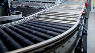 Conveyor rollers up close