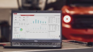 Laptop displaying the Linde Warehouse Manager interface.