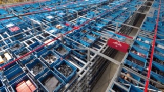 Material flow in a Linde Material Handling warehouse