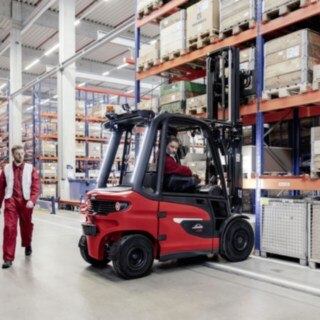 Linde Motion Detection contributes to increase safety in the warehouse. Linde Motion Detection in the warehouse