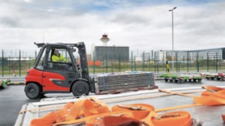 X45 e-truck from Linde MH at an airport