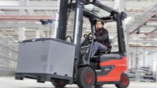 The E20 – E35 R roadster models from Linde Material Handling ensure a clear view.