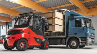 Electric forklift E60 - E80 from Linde Material Handling