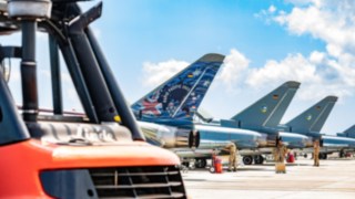 Linde MH forklift trucks in action with the German Air Force in Australia