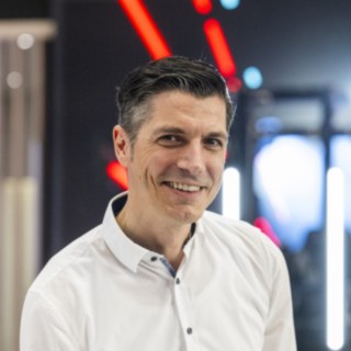 Portrait of Torsten Rochelmeyer, Senior Director Strategy & Solution Portfolio at Linde Material Handling
