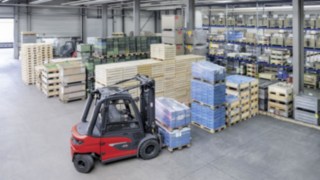 Video about the use of the X35 electric forklift truck at EOT