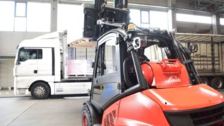 Linde Material Handling Egger Warehouse