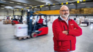 Michael Nätsch, Haulage Manager at Emons in the general cargo warehouse in Großbeeren