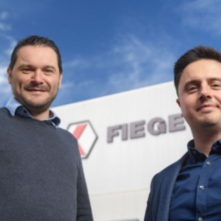 linde_worms_DSC_9068 Left: Jens Veltel, Senior Consultant, FIEGE Engineering; right: Jens Ritscher, Head of Projects, FIEGE