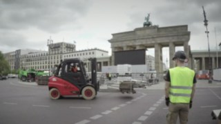 Linde forklifts in use at the fan mile in Berlin