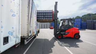 The Linde E80 Electric Forklift Truck in use at Gerolsteiner The Linde E80 Electric Forklift Truck in use at Gerolsteiner