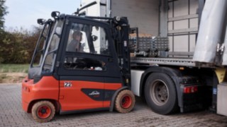 Linde Material Handling E35 electric forklift truck loading metal at Reinheim-based Grass GmbH.