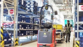 Automated tow trucks from Linde