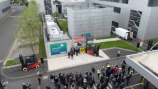 The heart of the new system is a PEM (polymer electrolyte membrane) electrolyzer. Bird’s eye view of the new hydrogen system at the Aschaffenburg plant