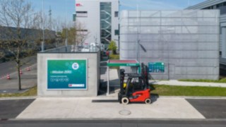 Linde’s hydrogen infrastructure supplies energy for 21 counterbalanced forklift trucks with a fuel cell hybrid system