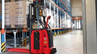 Linde implements two autonomous L-MATIC pallet stackers at Poloplast Autonomous L-MATIC Pallet Stackers from Linde Material Handling at Poloplast