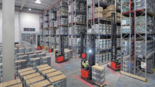 Linde reach trucks in use at Seifert Logistics