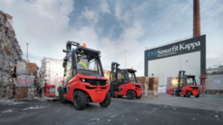 The Linde H50 counterbalanced truck delivers maximum performance every day at Smurfit Kappa. A Linde Material Handling H50 counterbalanced forklift truck at Smurfit Kappa