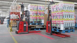 The L-MATIC by Linde Material Handling in operation at TST