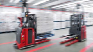 The Linde L-MATIC projects highly visible LED stripes onto the floor