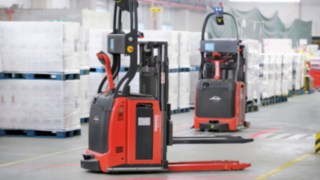 Process automation using Linde L-MATIC pallet stackers Process automation using Linde L-MATIC pallet stackers