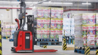 Four Linde L-MATICs in operation at TST Four Linde L-MATICs in operation at TST