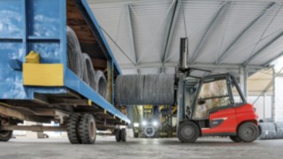 The X50 electric forklift truck was tested by WDI in Hamm for four weeks. The X50 electric forklift truck was tested by WDI in Hamm for four weeks.