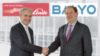 Have entered into a strategic partnership: Chief Sales Officer Christophe Lautray, repre-senting Linde Material Handling (left), and Chief Executive Officer Fabien Bardinet, representing robotics specialist Balyo. 