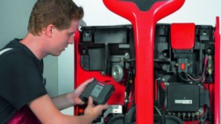 All connect: hardware components can be ordered with new vehicles ex work and also as spare part kit for retrofitting. All connect: hardware components can be ordered with new vehicles ex work and also as spare part kit for retrofitting.