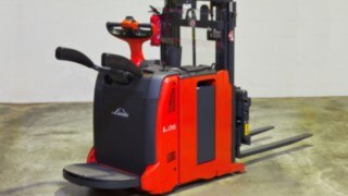 From the individual solution to series production – the L06 pallet stacker